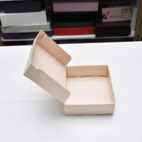 Boîte cadeau en carton de luxe personnalisée, boîte d'expédition pour vêtements, boîte pour emballer des robes, des sous-vêtements, des chemises, boîte d'expédition en carton ondulé