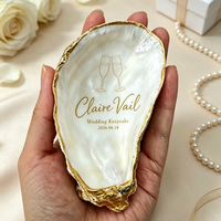 Marque-place personnalisé en coquille d'huître avec bordure dorée, nom personnalisé, cadeau souvenir pour invités de mariage