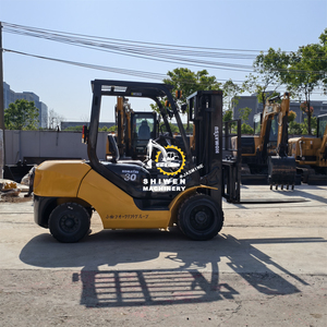 Chariot élévateur Komatsu d'occasion FD30, mini-machine de 3 tonnes pour la construction, marque japonaise Komatsu, moteur 4D94LE, modèles FD25T, FD35T, FD40T à vendre - Product Image 5