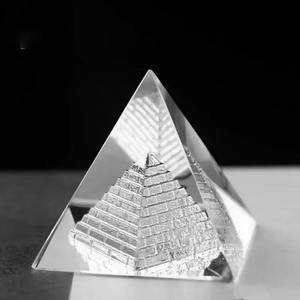 Fengshi 80mm Pyramide creuse en verre cristal, thème ICEBERG, gravée au laser, presse-papiers, ornement de collection, pièce vierge pour méditation - Product Image 1