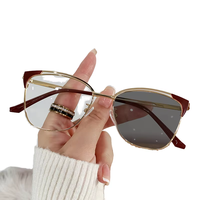 Elegantes Gafas de Sol Plegables con Montura Completa de Metal, Diseño Ojo de Gato, con Incrustaciones de Diamantes, para Mujer, Entrega Rápida, Venta al Por Mayor