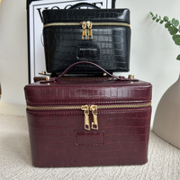 Nouveauté : Sacs de maquillage de voyage en cuir de crocodile PU de luxe avec poignée, porte-pinceaux, grand sac de beauté pour femmes
