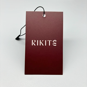 Étiquettes de vêtements personnalisées en gros, conception de mode personnalisée, logo de marque, étiquettes de vêtements personnalisées, étiquettes de suspension pour vêtements, étiquettes de vêtements - Product Image 2