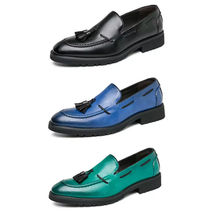 Mocassins en cuir noirs pour homme, style décontracté et professionnel, à enfiler, semelle Oxford, vente en gros - Product Image 2