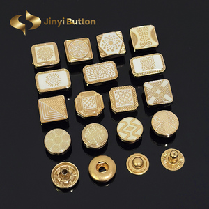 Jinyi nút nhà máy chất lượng cao Vàng logo thương hiệu Kẽm hợp kim tùy chỉnh quần áo nút kim loại men <span class=keywords><strong>Snap</strong></span> nút cho thobe jubah - Product Image 3