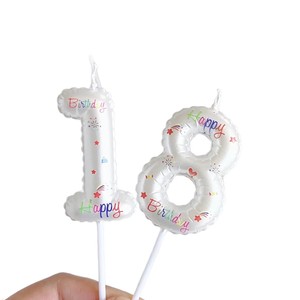 Bougies d'anniversaire transparentes imprimées avec des chiffres et des bords ondulés, idéales pour les cupcakes d'anniversaire des enfants - Product Image 5