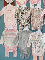 Bodysuit Bayi Perempuan Lengan Panjang Katun Lembut Berbagai Motif 0-9 Bulan Baju Bayi Baru Lahir Kancing Tekan Grosir OEM Kustom