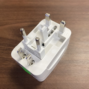 Adaptador de viaje <span class=keywords><strong>Universal</strong></span> con USB, 10A, 110-250V, blanco - Product Image 3