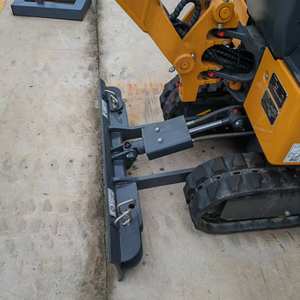 Mini-excavatrice neuve en bon état, marque XE10U, avec moteur et pompe d'origine, à vendre à bas prix - Product Image 5