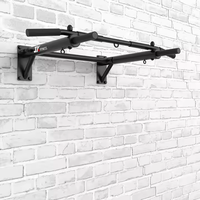 Barre horizontale d'exercice au plafond pour salle de sport intérieure