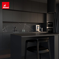 Portes de placard de cuisine AllandCabinet à panneaux cannelés pour un design minimaliste moderne avec porte en verre vitré et éclairage sous le placard