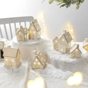 Casas de iluminación LED, casa de pueblo de porcelana de cerámica blanca, decoración del hogar con árboles de Navidad, <span class=keywords><strong>adornos</strong></span> de mesa - Product Image 2