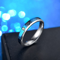 Anillo de Acero Inoxidable Plateado con Esmalte Azul y Diamantes de Imitación, con Grabado 'Forever'