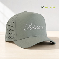 Casquette de golf personnalisée en gros à 5 panneaux, en nylon, avec logo perforé au laser, légère, respirante, imperméable, pour le sport en extérieur