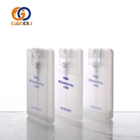 Vente en gros de flacons de parfum portables de 45 ml, plats, rechargeables, en forme de carte de crédit, en plastique ABS, format de poche, mini pompe à parfum, impression sur écran