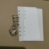 Couverture de cahier de reliure en acrylique de couleur blanche comme le lait A6 à 6 anneaux