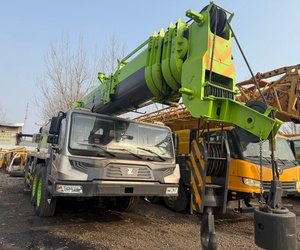 Zoomlion d'occasion ztc800v ztc950h ztc700v ztc550v ztc350h ztc250e 80 tonnes d'occasion zoomlion 80 tonnes de camion grue fabriquée en Chine - Product Image 3