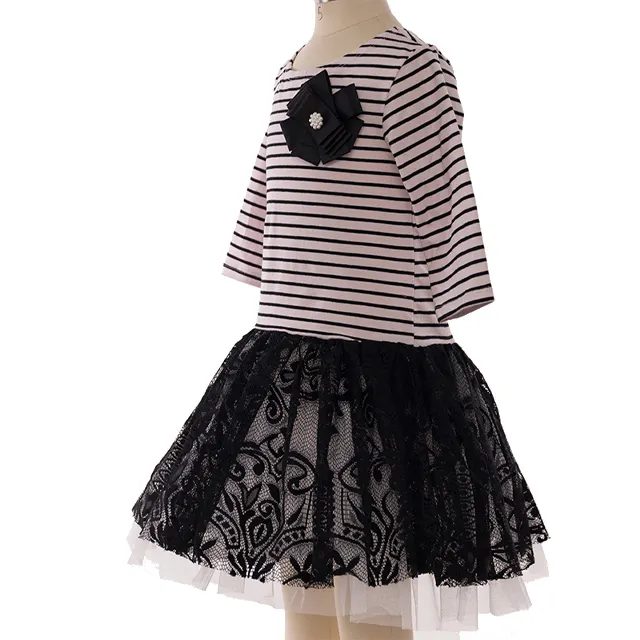 Finalz Factoryは夏のキッズジャンパードレスを供給します黒と白のストライプレース長袖の女の子のドレス