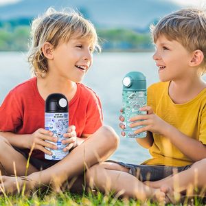 Botellas de agua para niños sublimables, 12 oz, rectas y delgadas, con tapa de colores variados para vasos infantiles. - Product Image 5