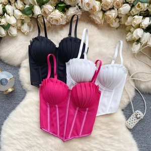 Haut de camisole court sexy et polyvalent pour femme, coupe ajustée, motif arêtes de poisson - Product Image 1