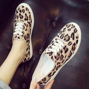 Venta al por mayor zapatos <span class=keywords><strong>de</strong></span> lona <span class=keywords><strong>de</strong></span> las mujeres <span class=keywords><strong>de</strong></span> la parte superior baja 2024 nuevos zapatos <span class=keywords><strong>de</strong></span> estudiante zapatos <span class=keywords><strong>de</strong></span> lona plana - Product Image 3