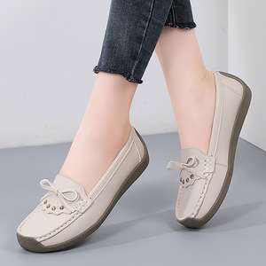 Flat New Spring Autumn Styles Versatile <b>Soft</b>-Soled <b>Shoes</b> for Moms Easy to Wear Slip-on Women's Casual <b>Shoes</b> - Product Image 2