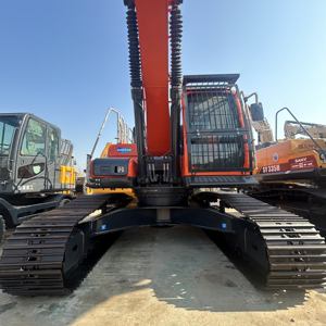 Excavatrice d'occasion Doosan DX300LC 9C 30 tonnes modèle 2024, moteur Isuzu, hydraulique intelligent, capacité de la benne de 1,27 m, efficace en carburant, grande - Product Image 2