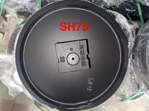 Sostituzione delle ruote di guida della pista dell'escavatore Komatsu PC60 PC100 PC120 PC200 PC220 e PC300 - Product Image 5