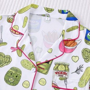 <span class=keywords><strong>Pigiama</strong></span> da <span class=keywords><strong>donna</strong></span> all'ingrosso <span class=keywords><strong>con</strong></span> stampa divertente a tema cibo, completo da notte a maniche corte <span class=keywords><strong>con</strong></span> <span class=keywords><strong>bottoni</strong></span> e pantaloncini, set loungewear 2 pezzi - Product Image 2