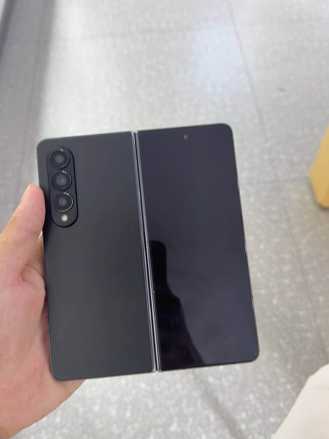 แซดโฟลด์4