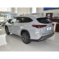 Bon Prix Toyota Highlander 2026 Intérieur Sombre Pneus R20 5 Portes 7 Places SUV Turbo avec Toit Ouvrant Panoramique