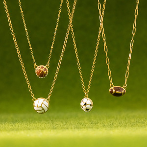 Collar <span class=keywords><strong>de</strong></span> Cadena con Diseño <span class=keywords><strong>de</strong></span> Joyería <span class=keywords><strong>de</strong></span> Estilo Moderno, Collar <span class=keywords><strong>de</strong></span> Acero Inoxidable con Colgante <span class=keywords><strong>de</strong></span> Balón <span class=keywords><strong>de</strong></span> Fútbol, Rugby, Baloncesto y Voleibol con Acabado <span class=keywords><strong>de</strong></span> Goteo <span class=keywords><strong>de</strong></span> Aceite, 18K - Product Image 1