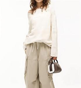 <span class=keywords><strong>Pull</strong></span> en maille ajourée <span class=keywords><strong>blanc</strong></span> élégant - Haut ample à manches longues et <span class=keywords><strong>col</strong></span> <span class=keywords><strong>bateau</strong></span> avec lettrage en relief pour femme - Product Image 1