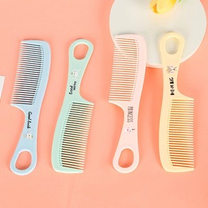 หวีผมพลาสติก 15-20 ซม. สีผสม น้ำหนักเบา ดีไซน์การ์ตูน สำหรับใช้ในบ้าน นักเรียน นักศึกษา ใช้เพื่อความงาม - Product Image 4