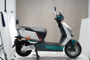 Motocicleta de Carreras L1e EEC COC 2000W 3000W 72V para Francia, España y Alemania - Product Image 4