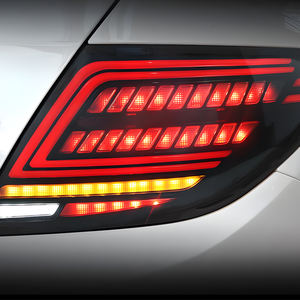 Para <span class=keywords><strong>Benz</strong></span> <span class=keywords><strong>C180</strong></span> C200 C260 2007-2014 W204 montaje de luces traseras de coche modificado LED parpadeo dinámico accesorios de luces traseras de coche - Product Image 3