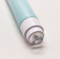 Tube cosmétique souple en PE imprimé sur mesure avec embout à bille massante, emballage pour soins de la peau pour gel contour des yeux, sérum facial et massage cosmétique