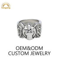 Bague personnalisée en acier inoxydable 316L avec ailes d'ange chérubin, motif ailé massif et détail plume, bague statement, fabricant