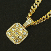 Collier Hip Hop Bling pour Homme avec Plaque Carrée, Chaîne Cubaine Plaqué Or, Zircon Cubique Scintillant, Bijou Tendance Urbaine