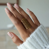 18K Vergoldeter Edelstahl Breiter Spitzen-Offener Ring Böhmisches Hohldesign Schmuck für Frauen Maßgefertigt Großhandel OEM Lieferant ODM