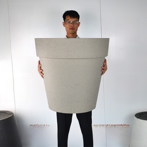 <span class=keywords><strong>Pot</strong></span> de fleurs auto-arrosant en résine de style nordique pour utilisation au sol - Product Image 1