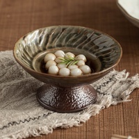 Plateau surélevé en céramique Wabi Sabi vintage, fait main, en poterie texturée, pour servir des collations et des desserts