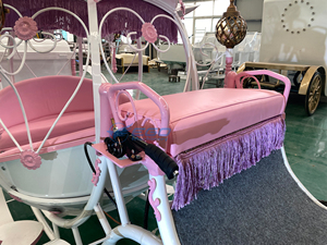 Nuevo Carroza Eléctrica de Estilo Europeo con Asientos Rosados para Bodas, Transporte Especial para Bodas - Product Image 4