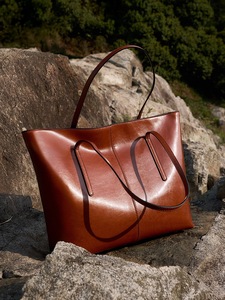 Borsa Tote in Pelle di Vacchetta di Lusso con Logo Personalizzato, Borsa a Spalla Minimalista da Donna di Grande Capacità, OEM ODM Impermeabile per Ufficio - Product Image 3