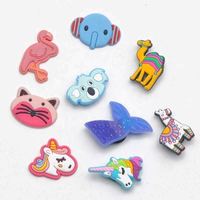 Schoencharms voor designer unisex outdoor sandalen, PVC schoencharms 2026, 3D voetbal, kinderstrand, dieren, kartonnen voedsel, fruit, ei charme