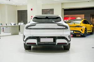 2025 pour YU7 Max Version SUV 100% électrique avec autonomie de 760 km, moteur de 690 ch, charge rapide en 0,2 heure - Product Image 4