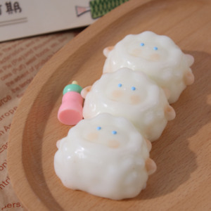 Trois adorables jouets anti-stress en silicone souple en forme de mouton, jouets sensoriels, récompense pour les fêtes, cadeaux pour enfants - Product Image 4