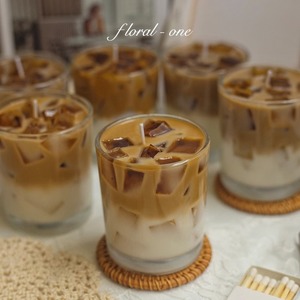 Gran oferta de <span class=keywords><strong>velas</strong></span> de regalo de Navidad, venta al <span class=keywords><strong>por</strong></span> <span class=keywords><strong>mayor</strong></span>, gel de gelatina de café helado, cera, <span class=keywords><strong>velas</strong></span> perfumadas de vidrio con leche helada para uso festivo - Product Image 1