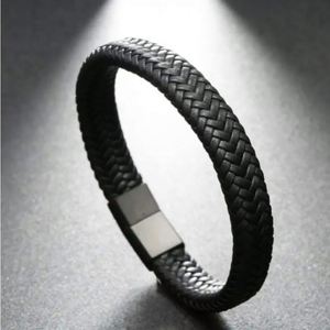 Pulsera de Cuero Personalizada para Hombre con Hebilla Magnética, Diseño Trenzado, Joyería de Moda - Product Image 4