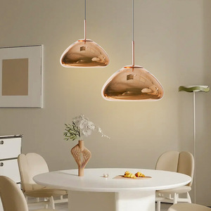 โคมไฟระย้าแก้วสไตล์นอร์ดิกมินิมอล ดีไซน์สร้างสรรค์ รูปทรงแปลกตา ชุบเคลือบด้วยไฟฟ้า เหมาะสำหรับเคาน์เตอร์บาร์ ร้านอาหารชาบู และห้องนั่งเล่น - Product Image 5